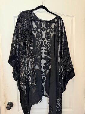 torrid Black Sheer Velvet Burnout Kimono Wrap